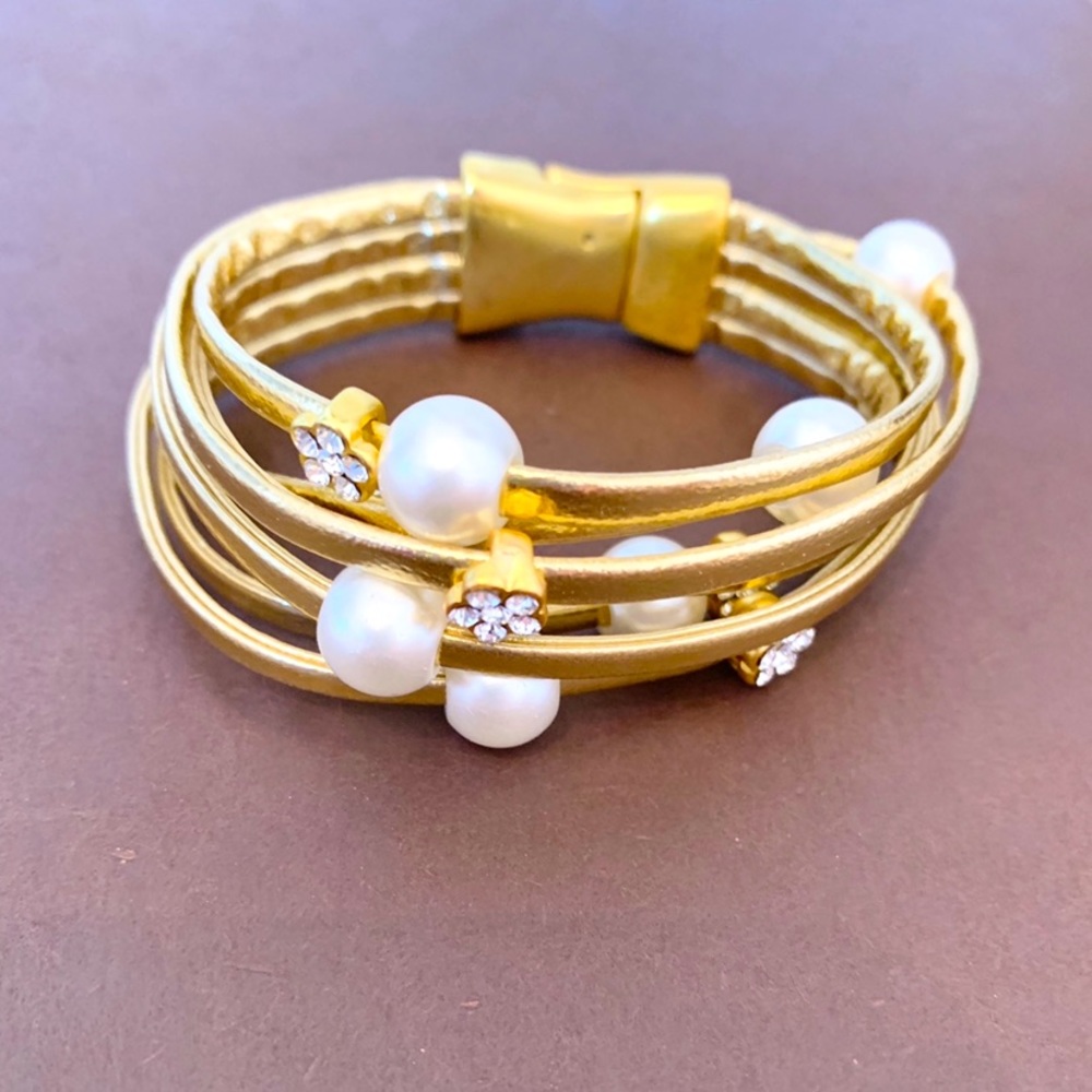Pretty Gold Flower Wrap Bracelet💗